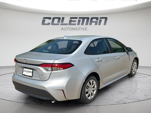 Used 2024 Toyota Corolla LE FWD image 5