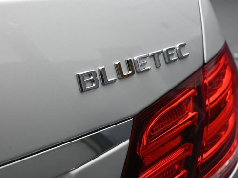 Used 2014 Mercedes-Benz E 250 BlueTEC Sedan image 30