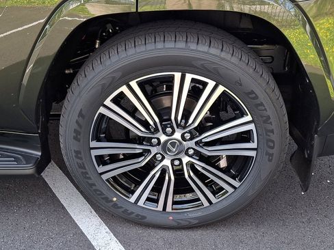 New 2026 Lexus LX 700h Luxury image 5