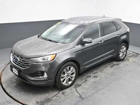 Used 2019 Ford Edge Titanium w/ Cold Weather Package AWD/4WD image 25