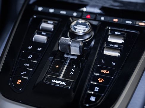 Used 2025 Aston Martin DBX 707 image 38