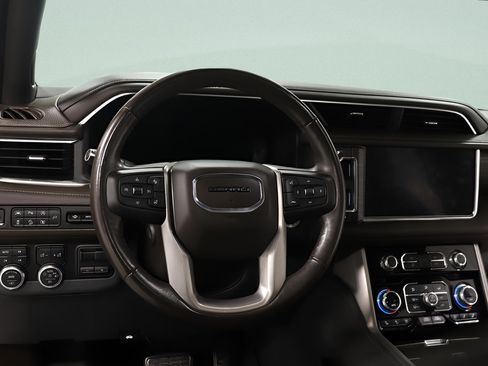 Used 2022 GMC Yukon Denali w/ Max Trailering Package AWD/4WD image 9