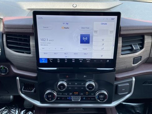 Used 2023 Ford Expedition Limited image 17