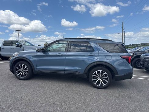 Used 2025 Ford Explorer ST-Line w/ Premium Package image 4
