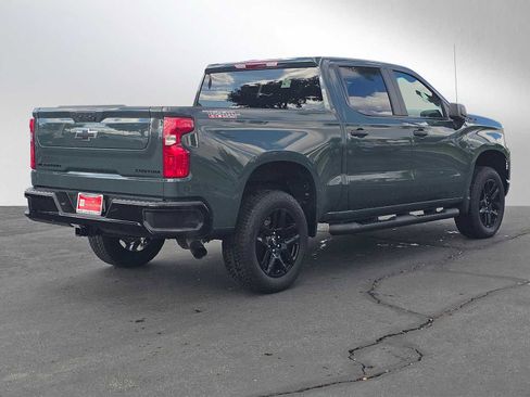 Used 2025 Chevrolet Silverado 1500 Custom Trail Boss w/ Turbomax Blackout Package image 3