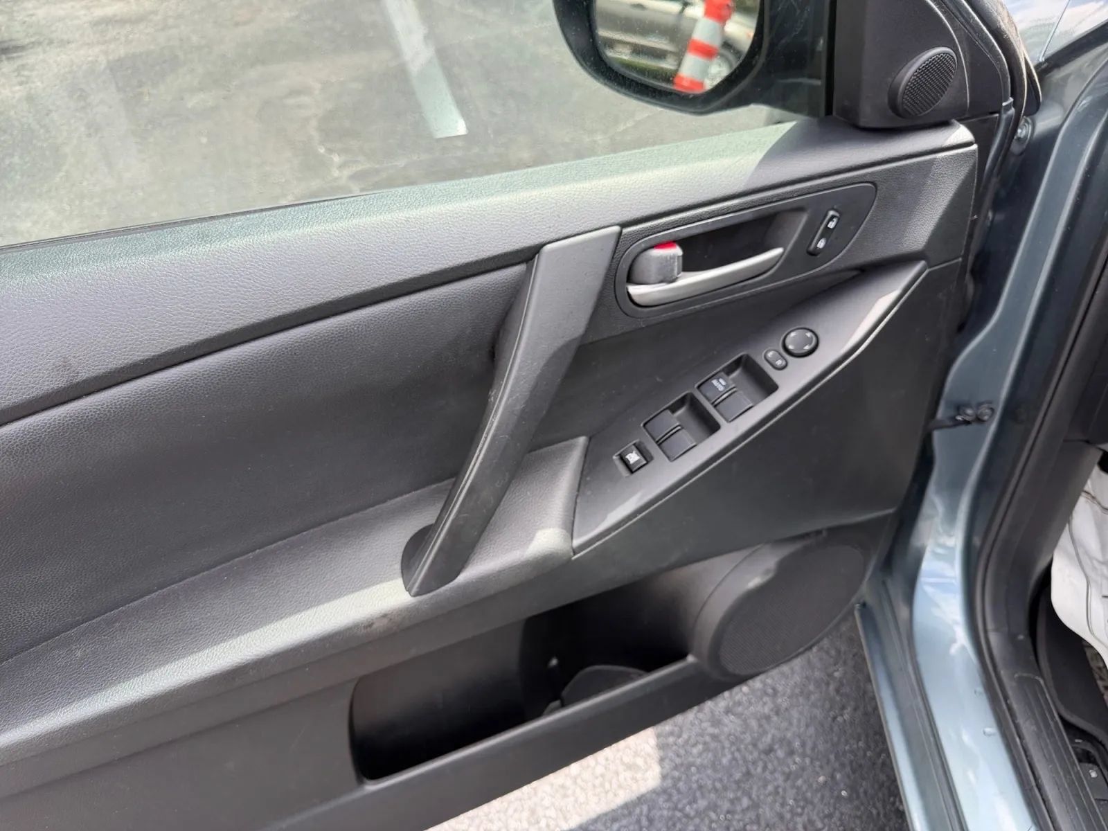 Used 2013 MAZDA MAZDA3 i Touring FWD image 12