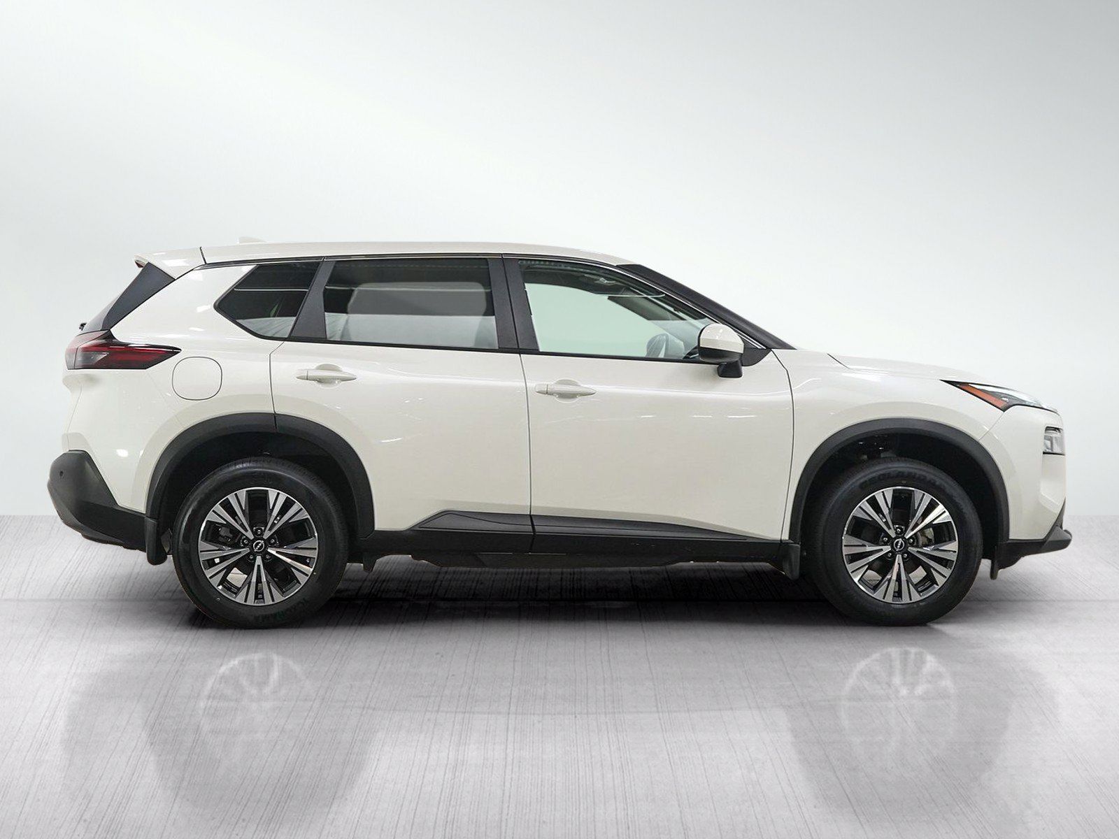 Used 2023 Nissan Rogue SV AWD/4WD image 8