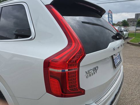 Used 2021 Volvo XC90 T8 Momentum AWD/4WD image 35