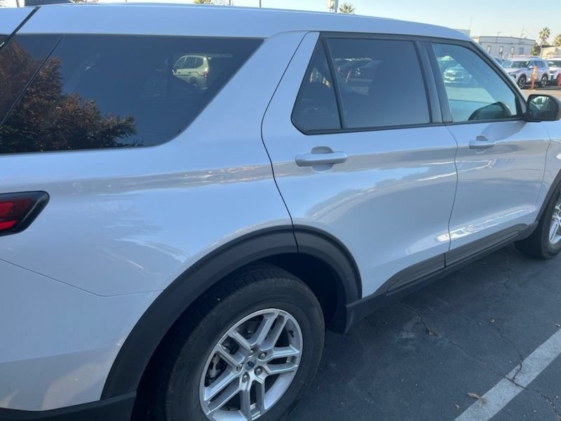 Used 2026 Ford Explorer Active AWD/4WD image 7