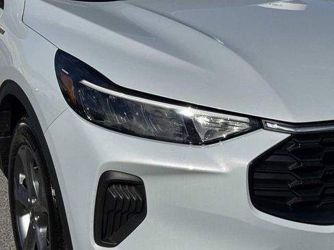 Used 2025 Ford Escape ST-Line w/ Equipment Group 301A image 8