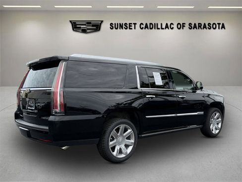 Used 2016 Cadillac Escalade ESV Premium image 3