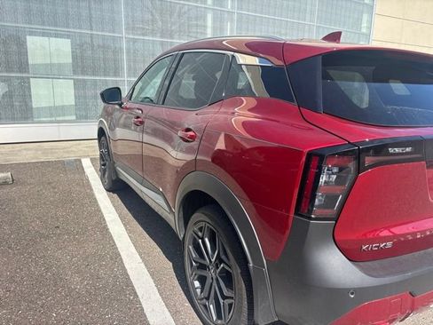 Used 2025 Nissan Kicks SR FWD image 7