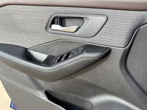 Certified 2023 Nissan Rogue SV image 17