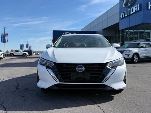 Used 2024 Nissan Sentra SV image 2