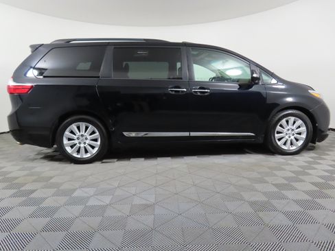 Used 2015 Toyota Sienna Limited image 49