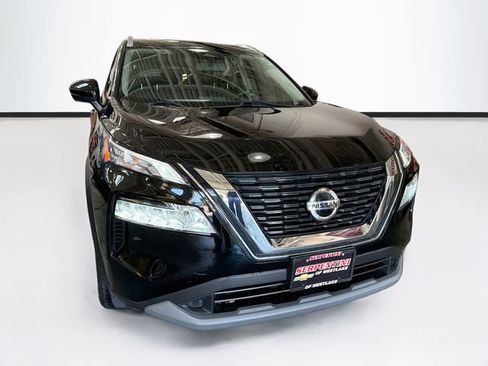 Used 2021 Nissan Rogue SV w/ Premium Package AWD/4WD image 3