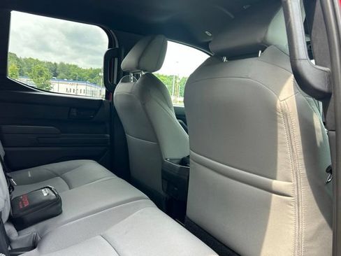 Used 2025 Toyota Tacoma SR5 AWD/4WD image 41