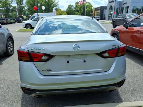 Used 2022 Nissan Altima 2.5 SR FWD image 8