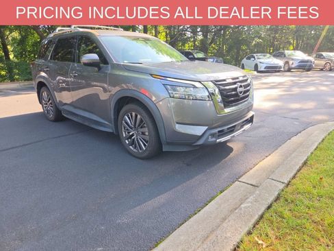 Used 2022 Nissan Pathfinder SL w/ SL Premium Package AWD/4WD image 3
