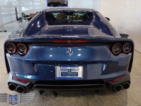 Used 2021 Ferrari 812 GTS image 8