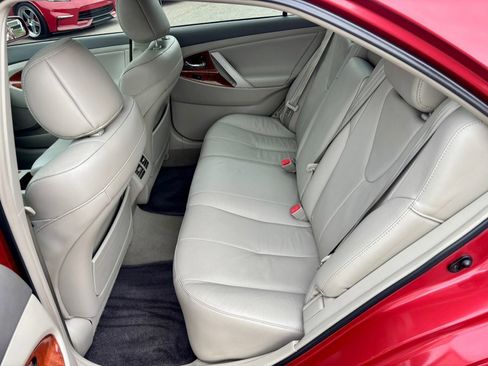 Used 2011 Toyota Camry LE image 14