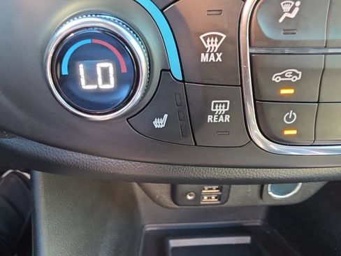 Used 2023 Chevrolet Traverse RS FWD image 24