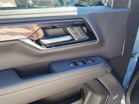 New 2026 GMC Yukon Elevation image 13