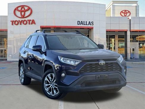 Used 2021 Toyota RAV4 XLE Premium image 1