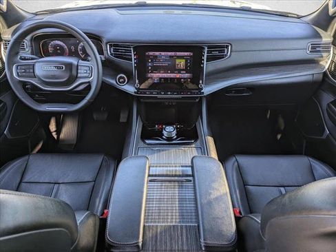 Used 2024 Jeep Wagoneer Series II w/ Flexible Seating Group image 18