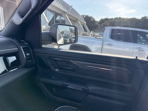 Used 2025 RAM 1500 Limited AWD/4WD image 30