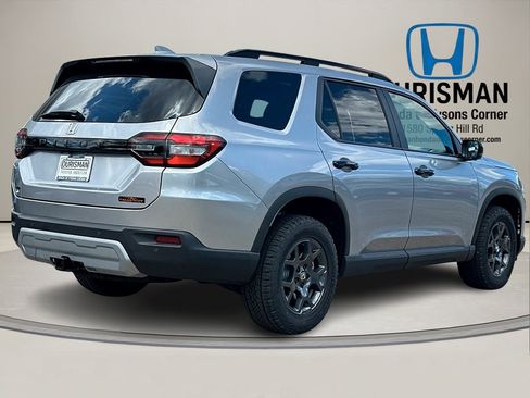 New 2025 Honda Pilot TrailSport image 3
