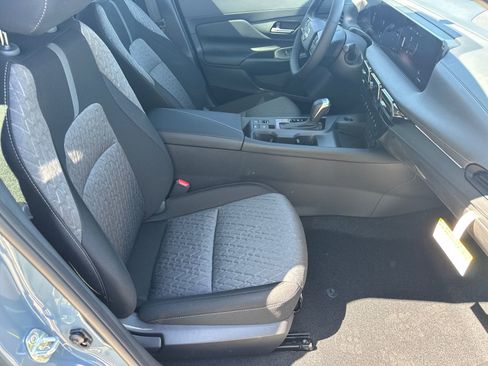 New 2026 Nissan Sentra SV w/ SV Convenience Package FWD image 9