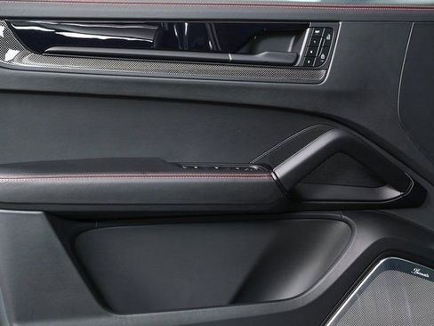 Certified 2025 Porsche Cayenne Turbo GT image 6