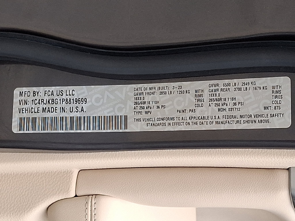Used 2023 Jeep Grand Cherokee L Limited AWD/4WD image 30