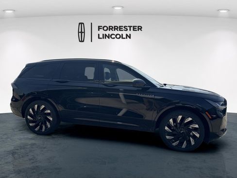 New 2026 Lincoln Nautilus Reserve w/ Jet Appearance Package AWD/4WD image 2