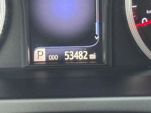 Used 2017 Toyota Camry SE w/ Moonroof Package FWD image 26