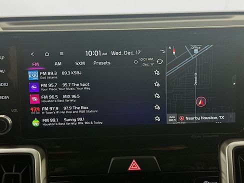 Used 2023 Kia Sorento S image 21