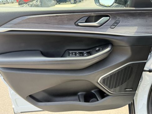 Used 2022 Jeep Grand Cherokee Limited 4xe image 20