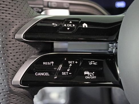 Certified 2025 Mercedes-Benz GLS 450 4MATIC image 18