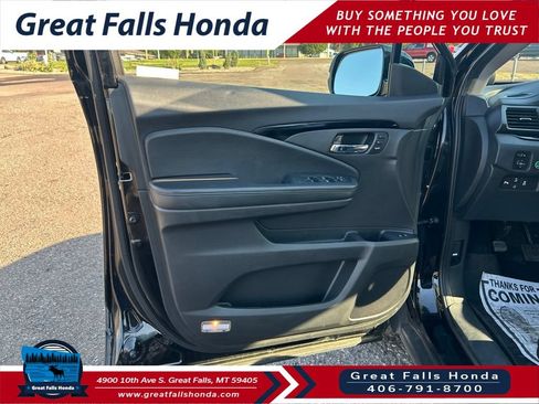 Used 2022 Honda Pilot Touring image 12