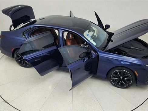 Used 2023 BMW i7 xDrive60 image 84