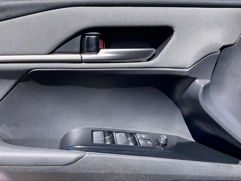 Used 2025 Toyota Camry LE image 30