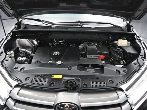 Used 2018 Toyota Highlander XLE w/ Protection Package #3 AWD/4WD image 61