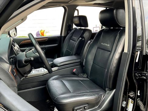 Used 2014 Nissan Armada Platinum image 7