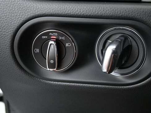 Certified 2026 Porsche Macan AWD/4WD image 20