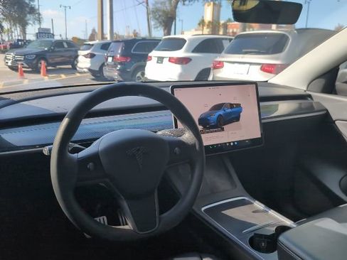 Used 2022 Tesla Model Y Performance image 8