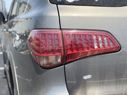 Used 2016 INFINITI QX80 4WD w/ 22" Wheel Package image 4