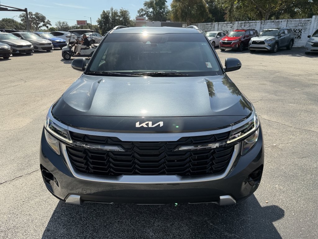 Certified 2025 Kia Seltos S FWD image 3