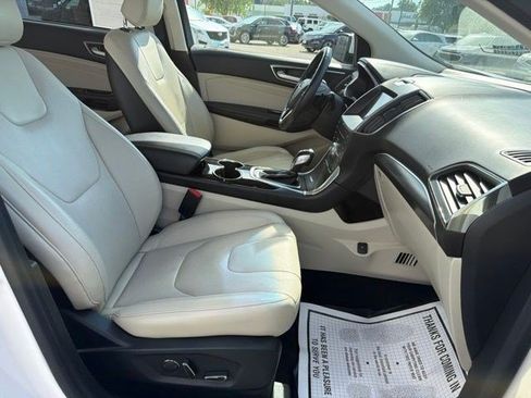Used 2018 Ford Edge Titanium w/ Equipment Group 301A AWD/4WD image 21