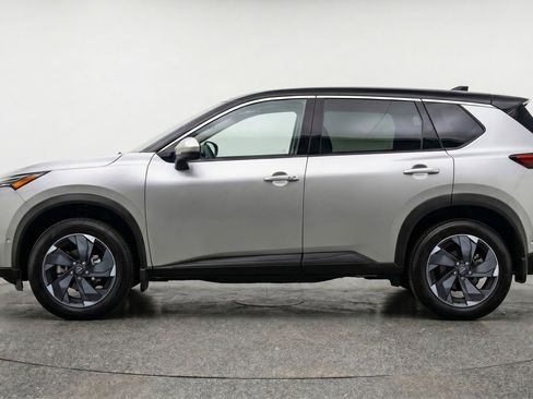 Used 2025 Nissan Rogue SV AWD/4WD image 5